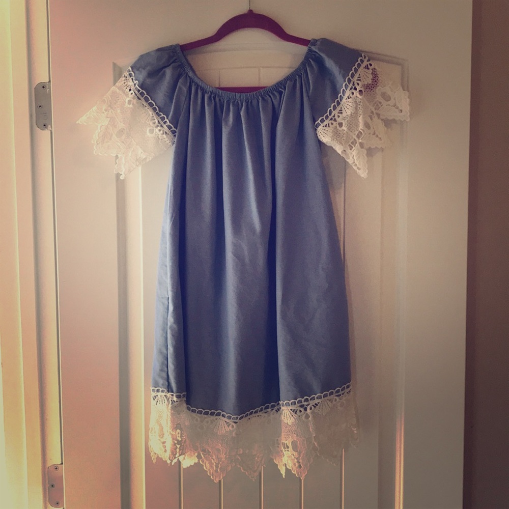 Forever 21 off-shoulder dress - M